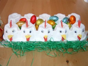 Курица с яйцами