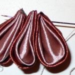 собрать на иголку с ниткой