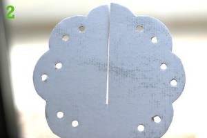 Вырежьте заготовки и сделайте отверстия