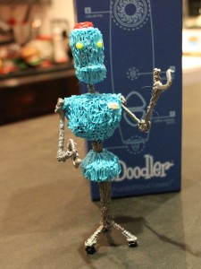 Робот на подставке